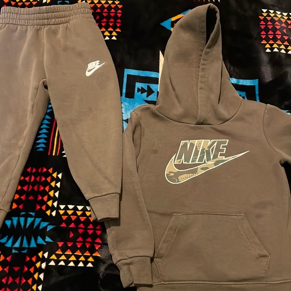 Nike set - Picture 5 of 7